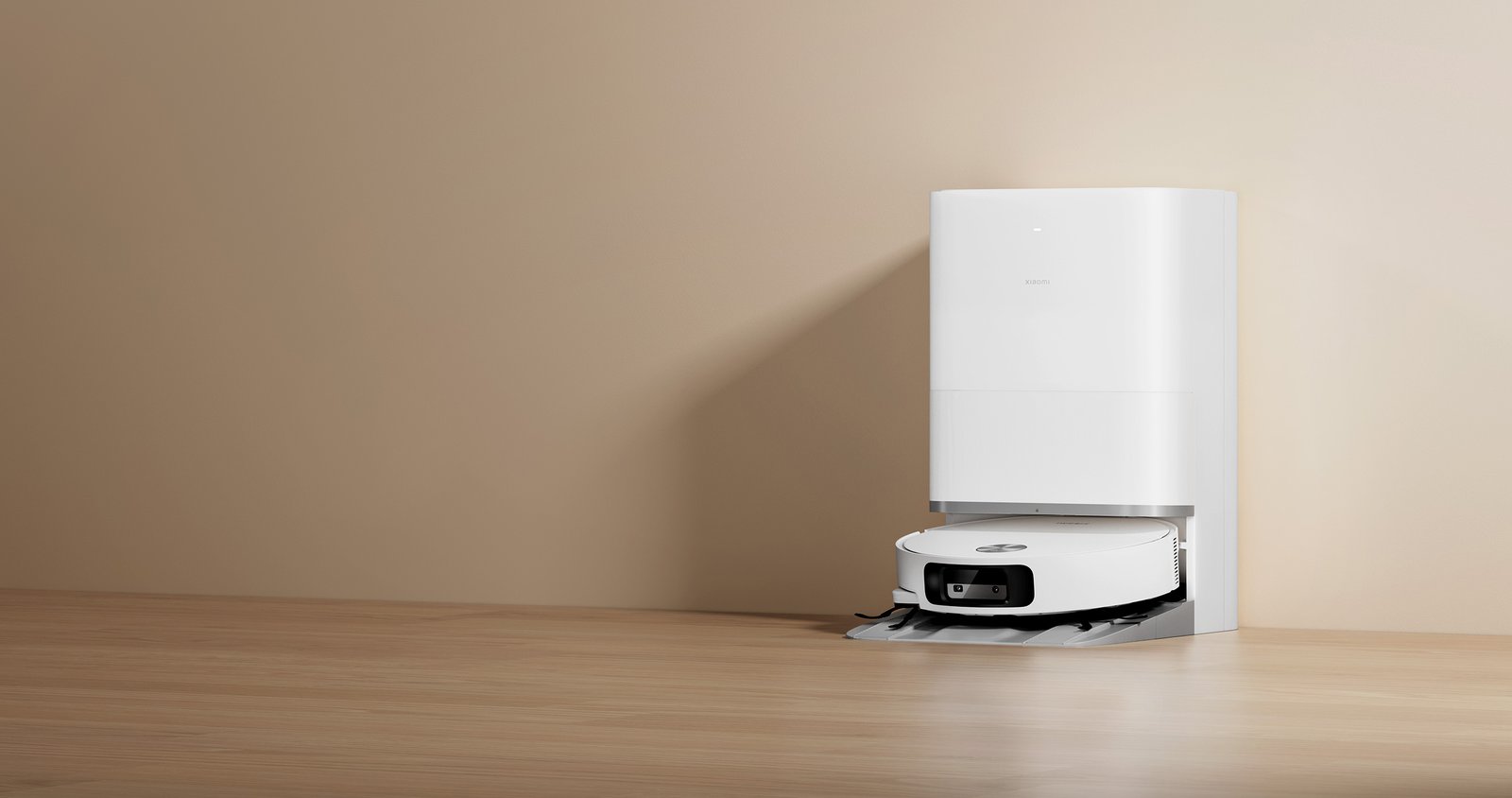 Xiaomi Robot Vacuum 6 blanco colocado en su estación base, imagen oficial